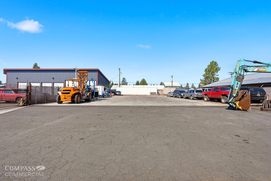 More Photos Of 188 W Sisters Park Dr, Sisters Warehouse For Sale