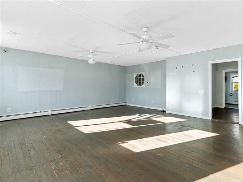 More Photos Of 2291 W Shore Rd, Warwick Showroom For Sale