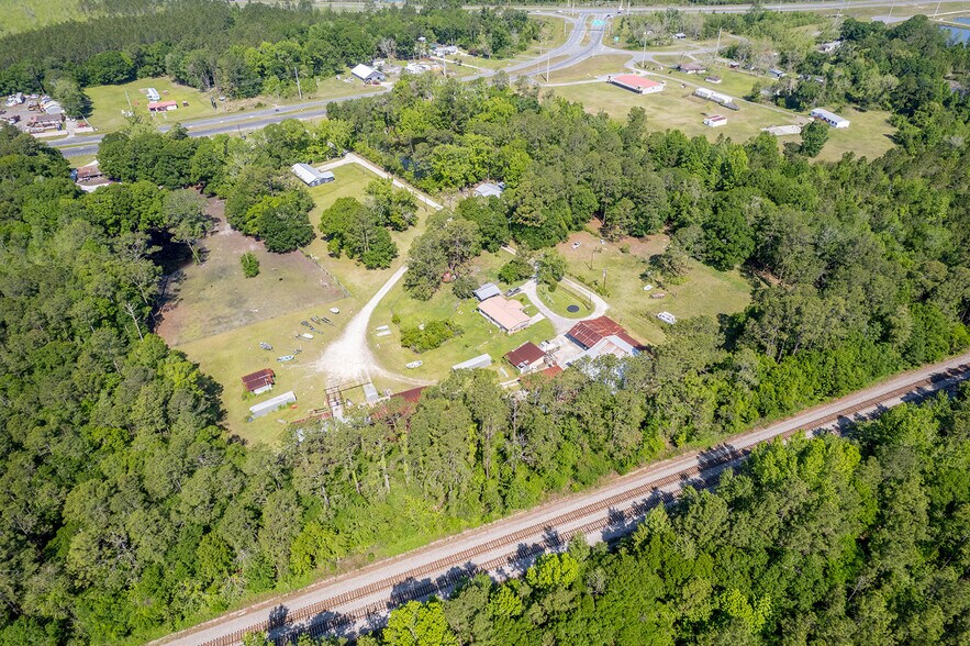 More Photos Of 2856 NE 187th St, Starke Manufacturing For Sale