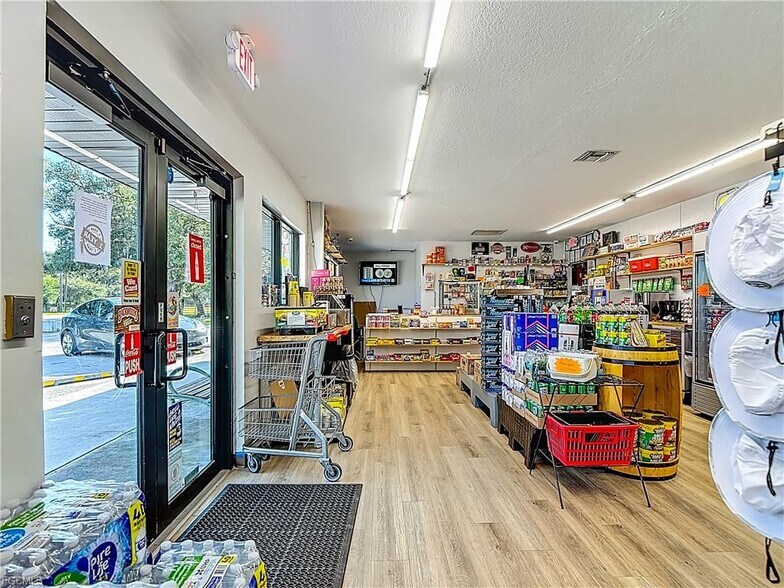 More Photos Of 4443 Loblolly Bay Rd, LaBelle General Retail For Sale