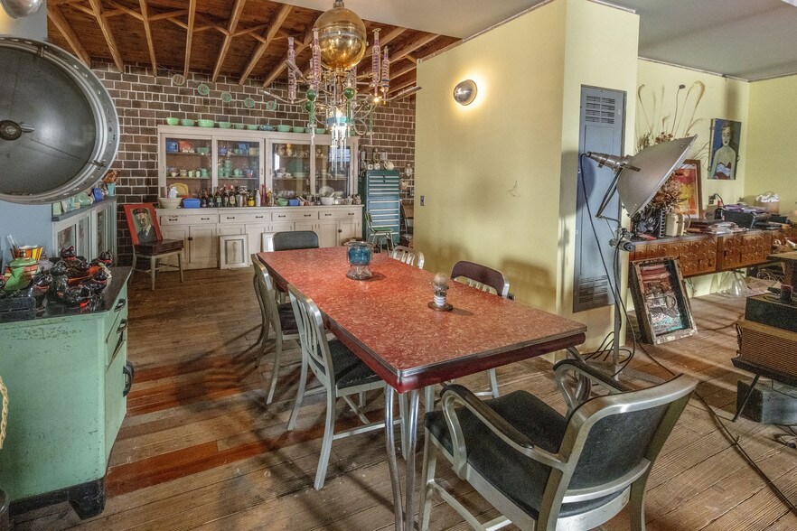 More Photos Of 502 N Hickory St, Champaign Research And Development For Sale