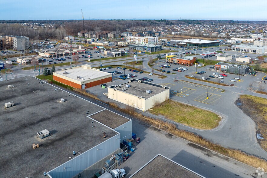 More Photos Of 155 Montée Masson, Mascouche Unknown For Lease