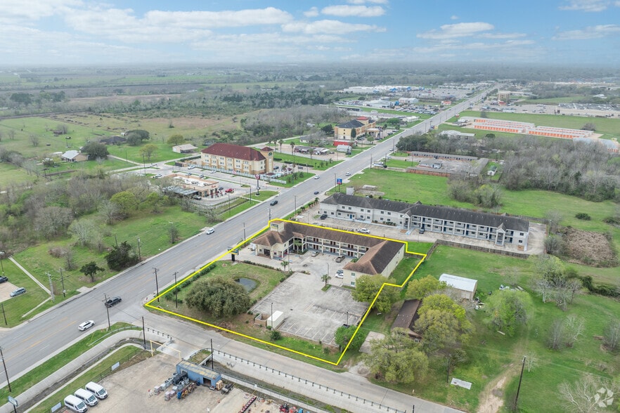 More Photos Of 5525 7th St, Bay City Hotel For Sale