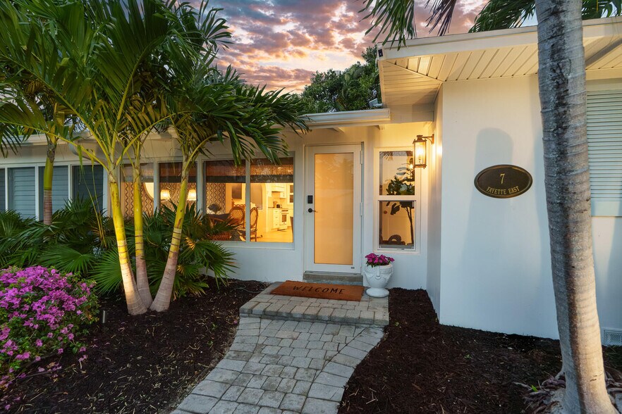 More Photos Of 7 Fayette Dr, Ocean Ridge Multifamily For Sale