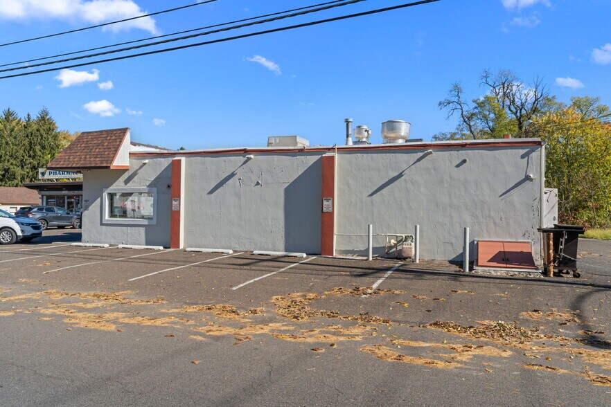 More Photos Of 1510 Haines Rd, Levittown Storefront Retail Office For Sale