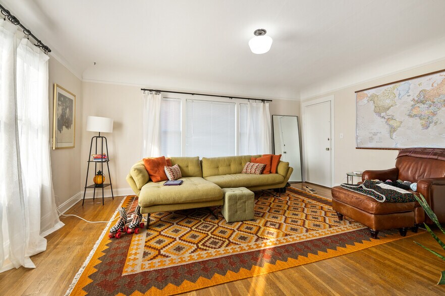 More Photos Of 4319 SW Oregon St, Seattle Apartments For Sale
