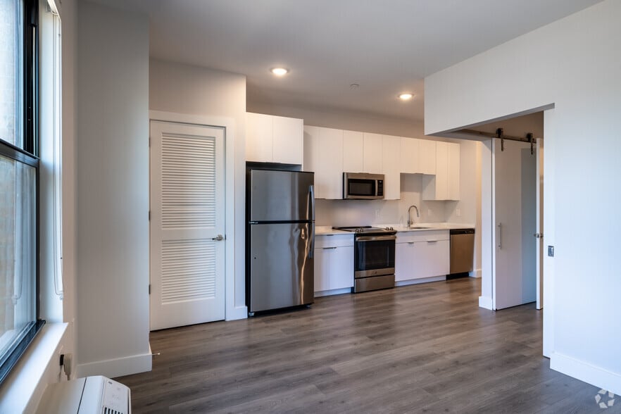 More Photos Of 81 Monroe St, Rahway Apartments For Lease