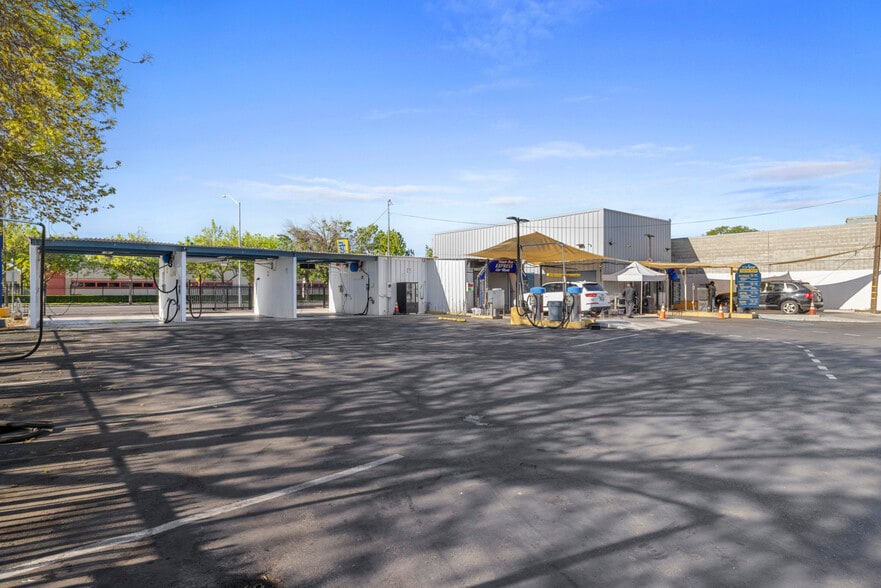More Photos Of 1623 Yosemite Blvd, Modesto Carwash For Sale