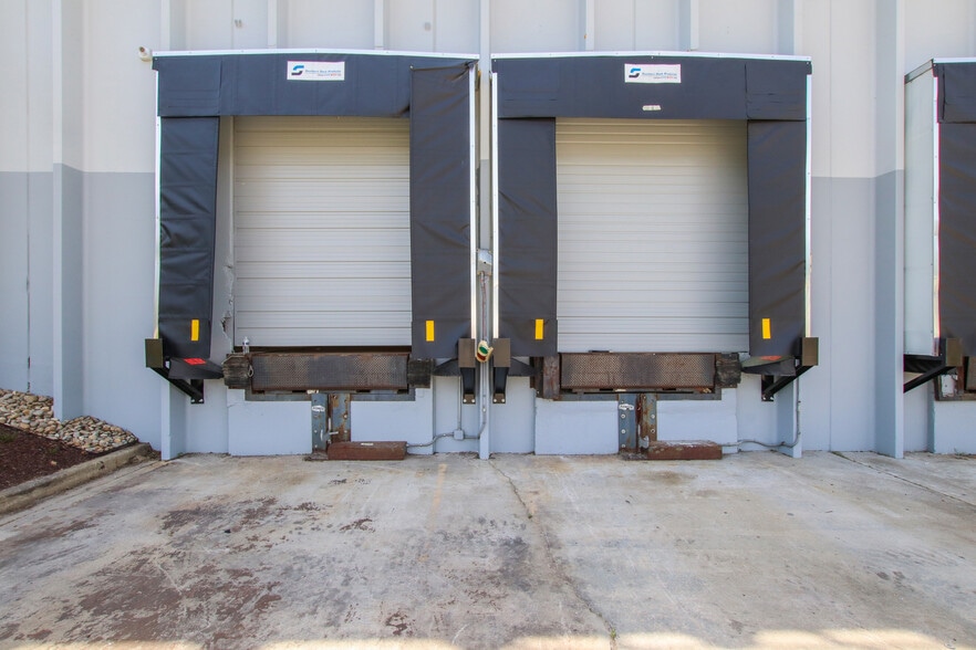 More Photos Of 7391 Pepperdam Ave, North Charleston Warehouse For Lease