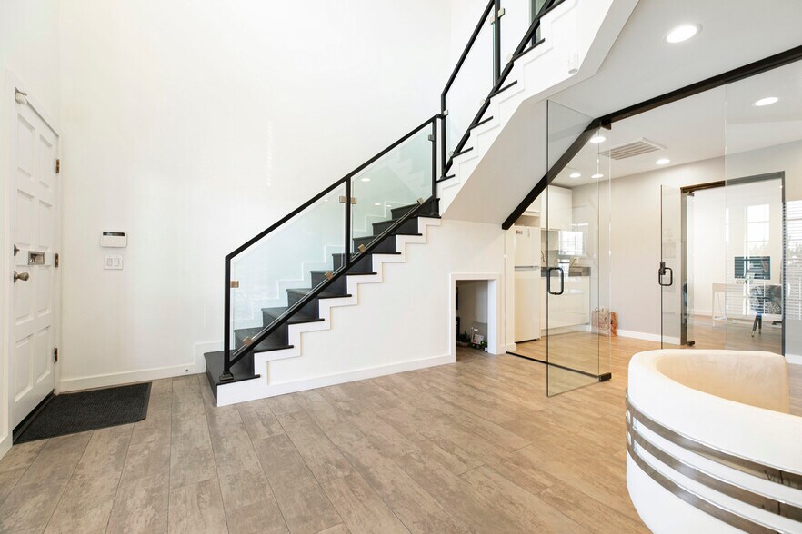 More Photos Of 207 W Alameda Ave, Burbank Office For Sale