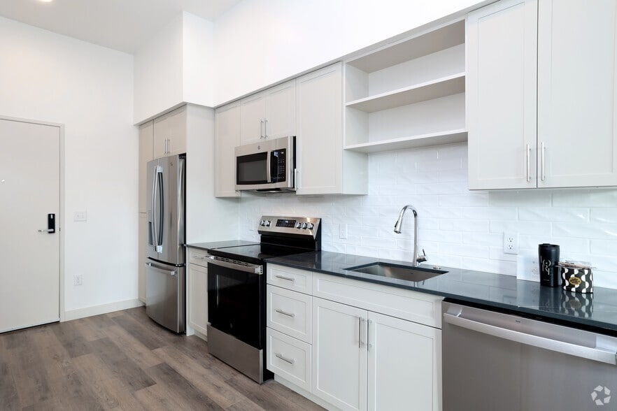 More Photos Of 266 Canal St, Salem Apartments For Lease