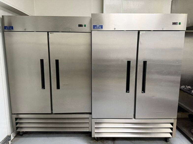 More Photos Of 331 E Weber Ave, Stockton Freestanding For Lease