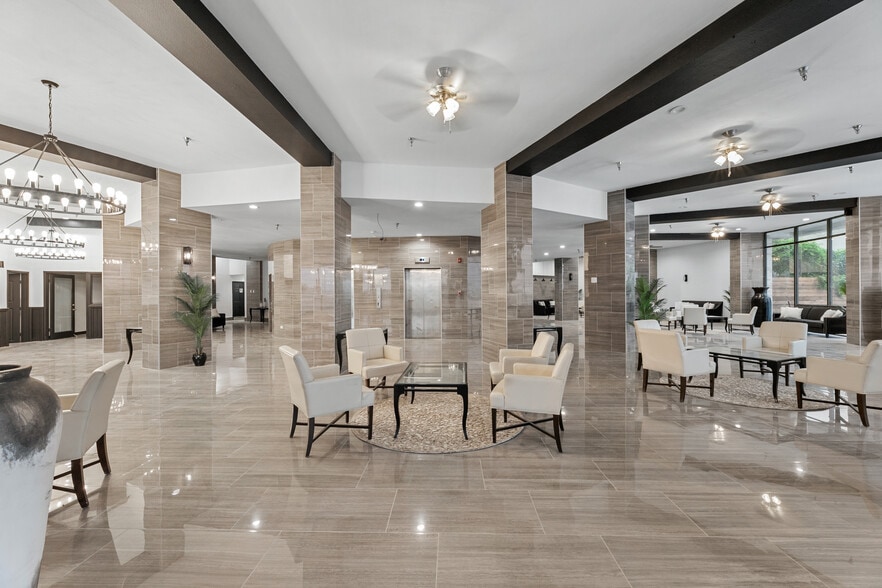 More Photos Of 1 S Main Ave, Laredo Hotel For Sale