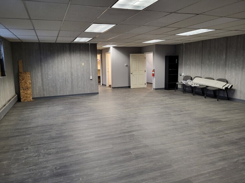 More Photos Of 3817 Lake Shore Dr E, Dunkirk Warehouse For Lease