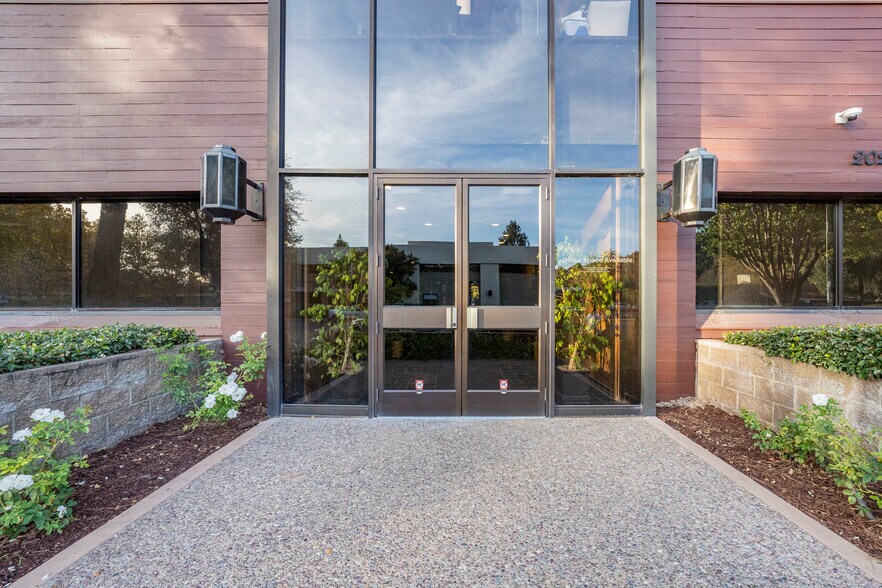 More Photos Of 2029 Village Ln, Solvang Medical For Sale