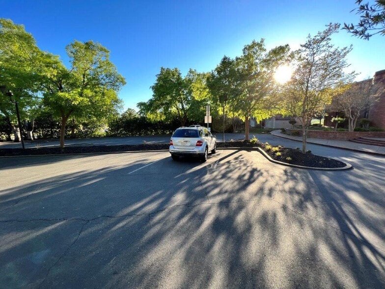 More Photos Of 400 Redcliff Dr, Redding Office For Sale