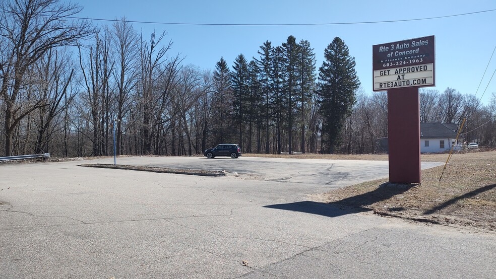 More Photos Of 310 N State St, Concord Showroom For Lease