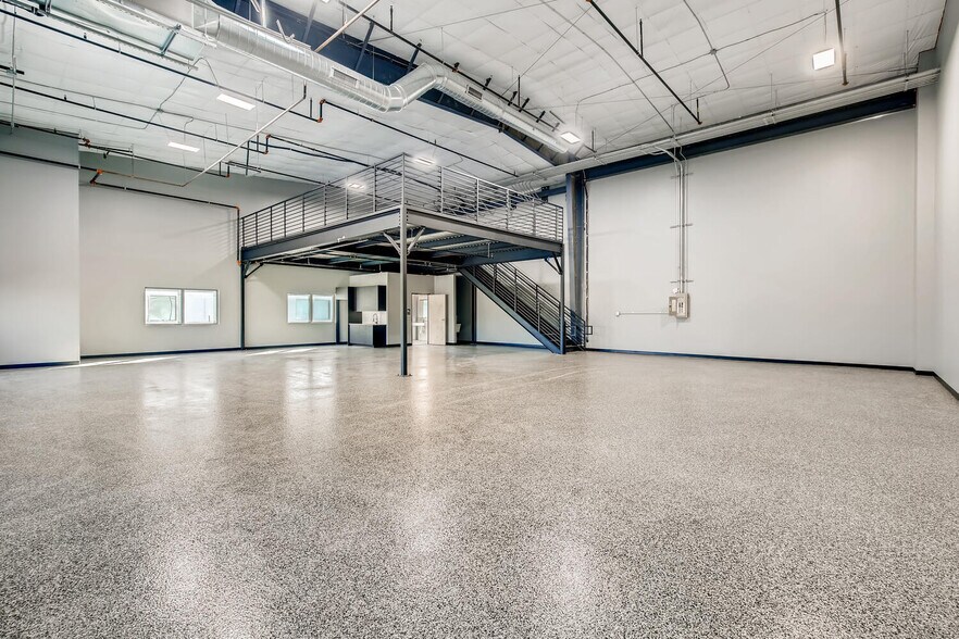 More Photos Of 7637 Fm 3009, Schertz Light Distribution For Sale