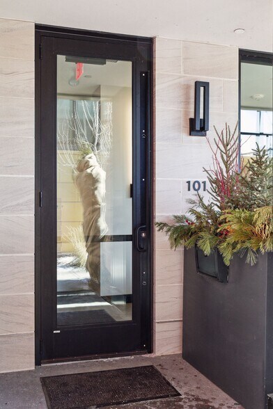 More Photos Of 275 Lake St, Wayzata Office Residential For Lease