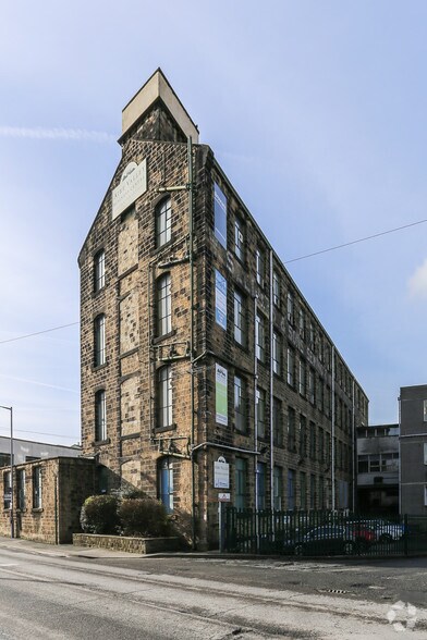 More Photos Of Lawkholme Ln, Keighley Manufacturing For Lease