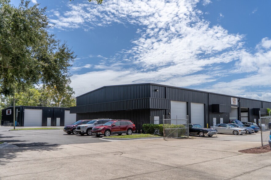 More Photos Of 10875 Old Dixie Hwy, Ponte Vedra Warehouse For Lease