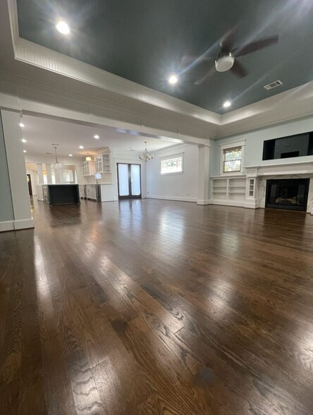 More Photos Of 808 W 27th St, Houston Office For Sale