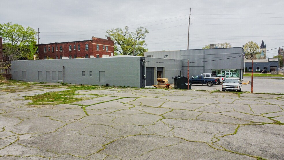 More Photos Of 901 Broadway St, Paducah Warehouse For Sale