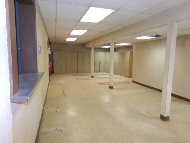 More Photos Of 1616 W 2nd St, Rock Springs Industrial For Lease