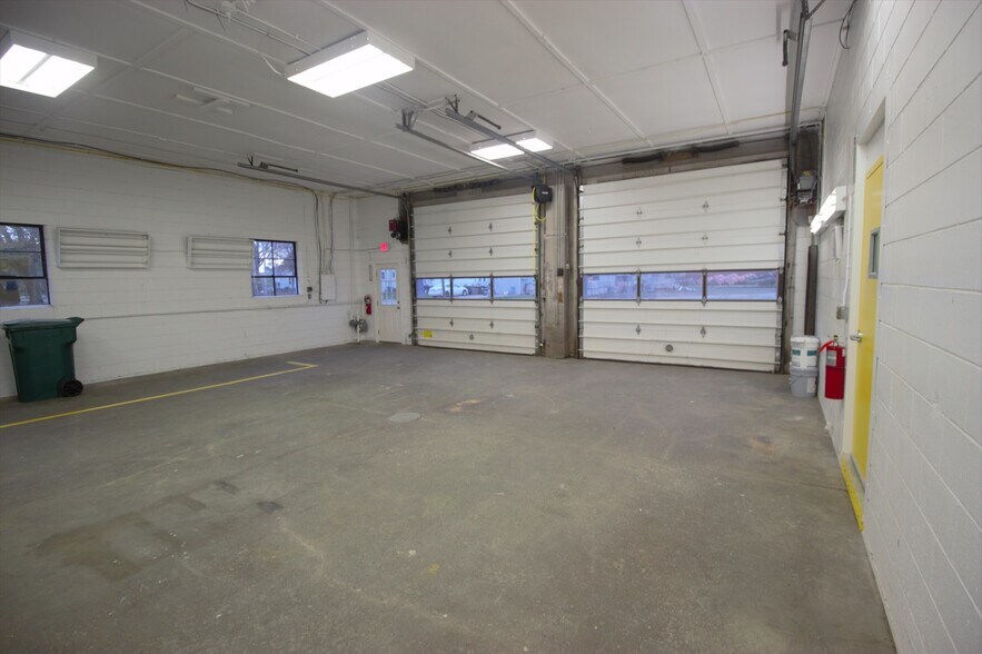 More Photos Of 52 Henry St, Hilton Warehouse For Sale