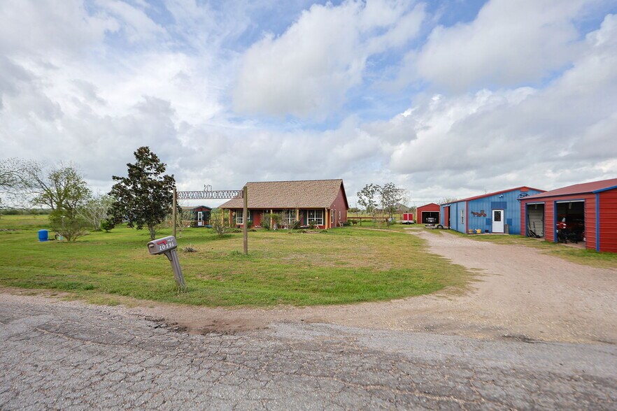 More Photos Of 10191 Bonner Rd, Pattison Specialty For Sale