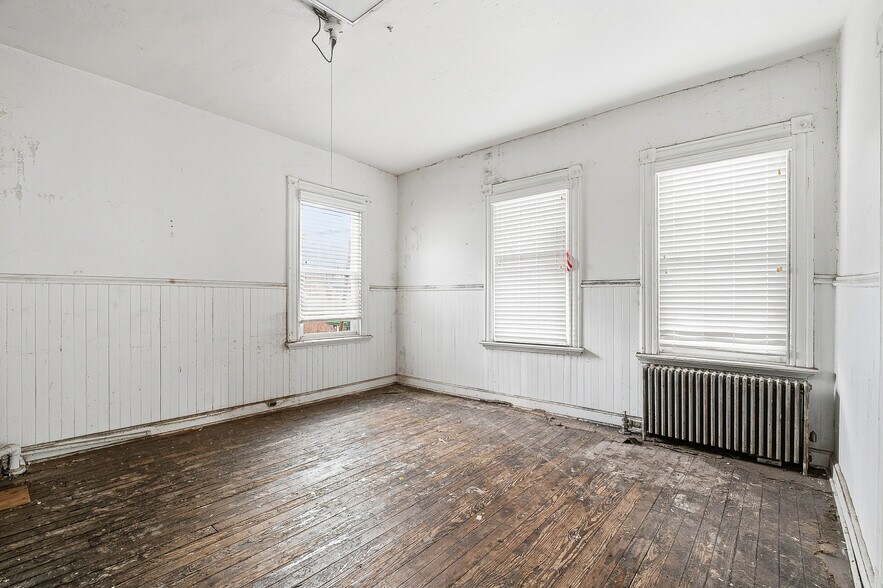 More Photos Of 8 W Olive St, Scranton Office For Sale