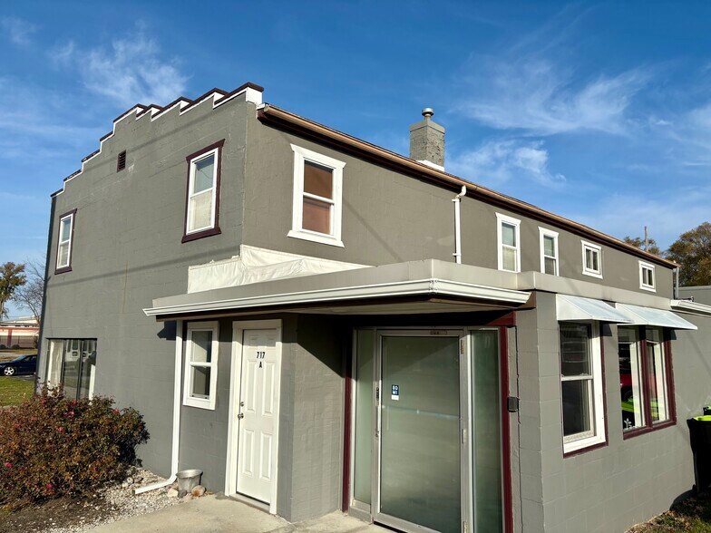 Primary Photo Of 717 Woodmere Ave, Traverse City Storefront Retail Residential For Lease