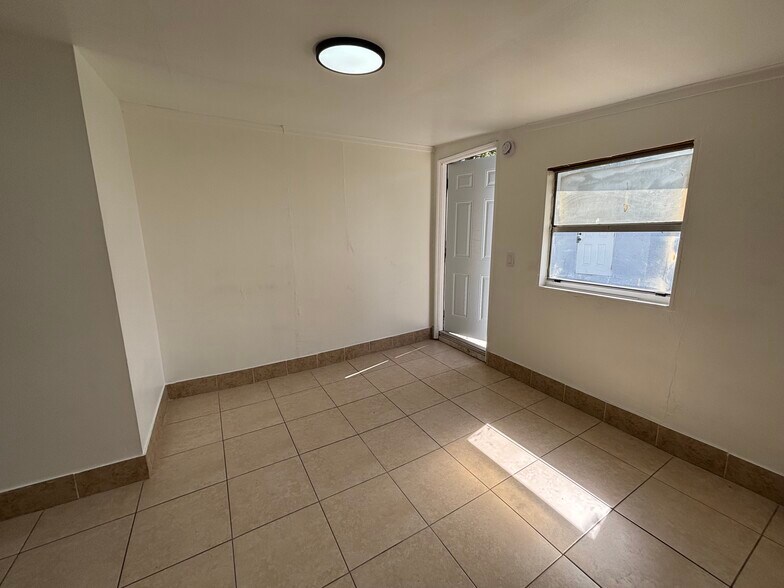 More Photos Of 633 NW 15th Ave, Fort Lauderdale Multifamily For Sale