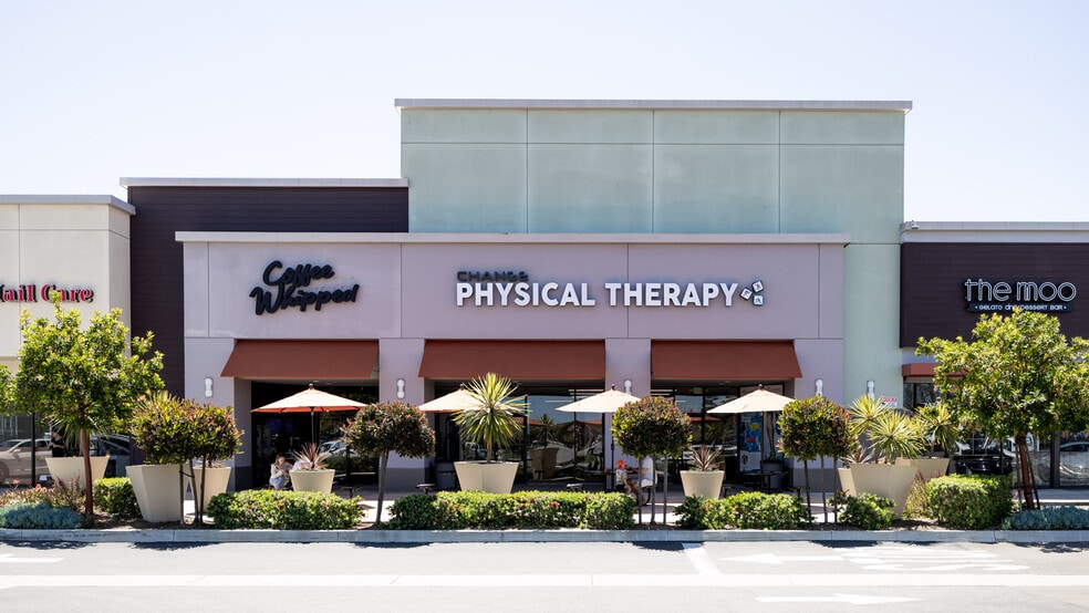 More Photos Of 7088-7162 Edinger Ave, Huntington Beach Unknown For Lease