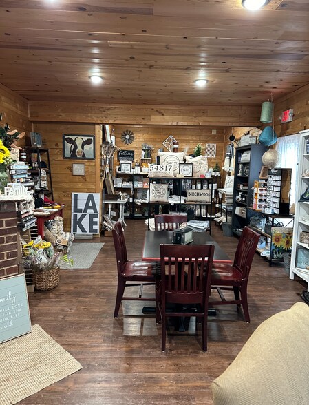 More Photos Of 306 N Main St, Birchwood Restaurant For Sale