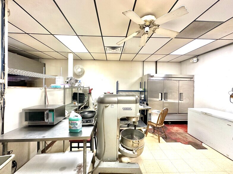 More Photos Of 9515-9521 Indianapolis Blvd, Highland Unknown For Sale