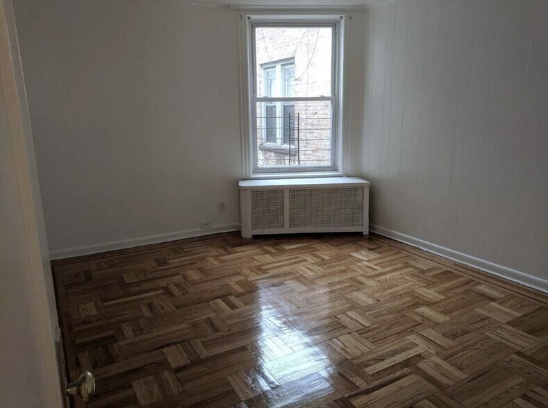 More Photos Of 8620 Jamaica Ave, Jamaica Office Residential For Sale