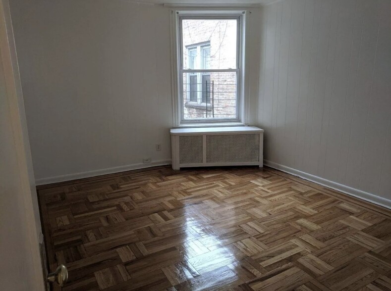 More Photos Of 8620 Jamaica Ave, Jamaica Office Residential For Lease