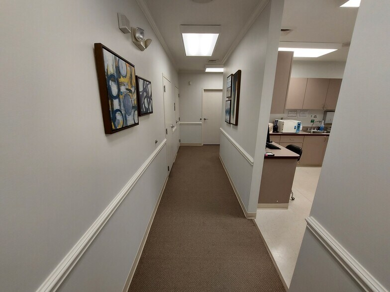 More Photos Of 5015 Southpark Dr, Durham Medical For Lease