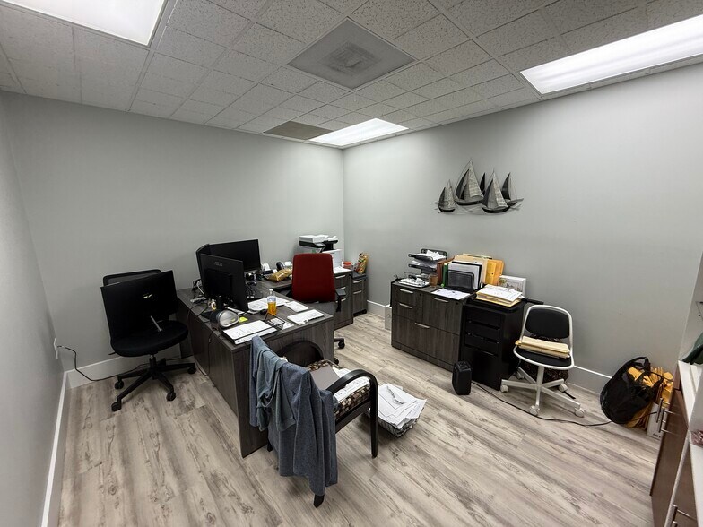 More Photos Of 911 S 8th St, Fernandina Beach Loft Creative Space For Sale