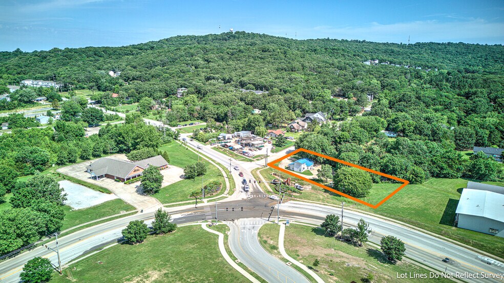 More Photos Of 778 S Happy Hollow Rd, Fayetteville Freestanding For Sale