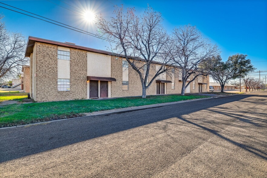 Primary Photo Of 1728 Pulliam St, San Angelo Apartments For Sale