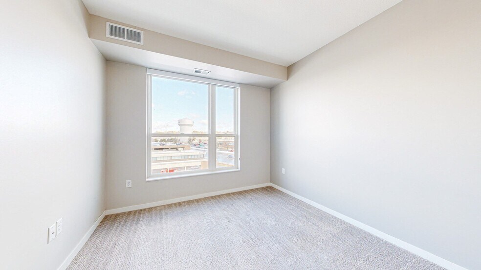 More Photos Of 1700 Plymouth Rd, Minnetonka Apartments For Lease