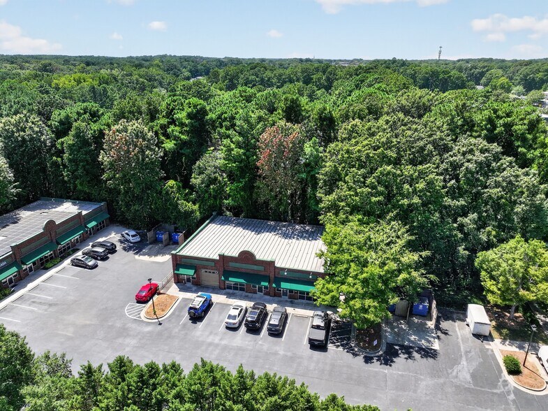 More Photos Of 594 E Chatham St, Cary Office For Sale