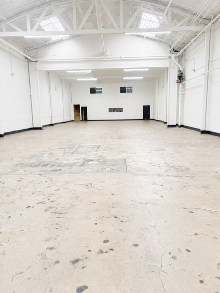 More Photos Of 2023-2043 S Santa Fe Ave, Los Angeles Unknown For Lease