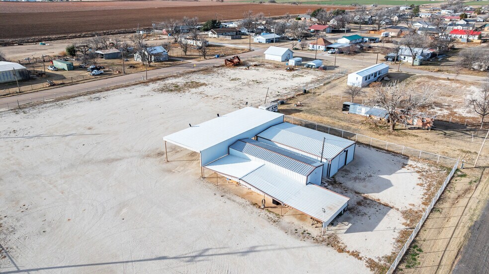 More Photos Of 711 S 3rd Ave, Munday Warehouse For Sale