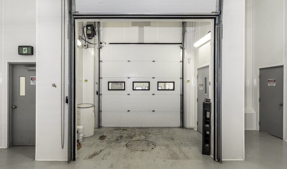 More Photos Of 6605 Boul Boulevard Bécancour, Champlain Industrial For Sale