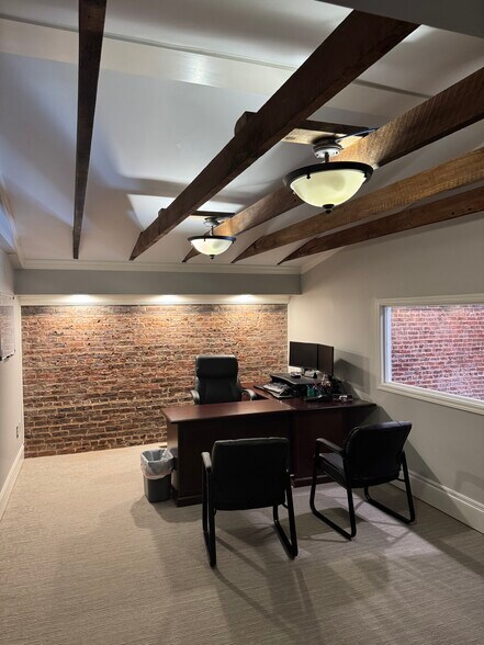More Photos Of 126 S 8th St, Opelika Office For Sale
