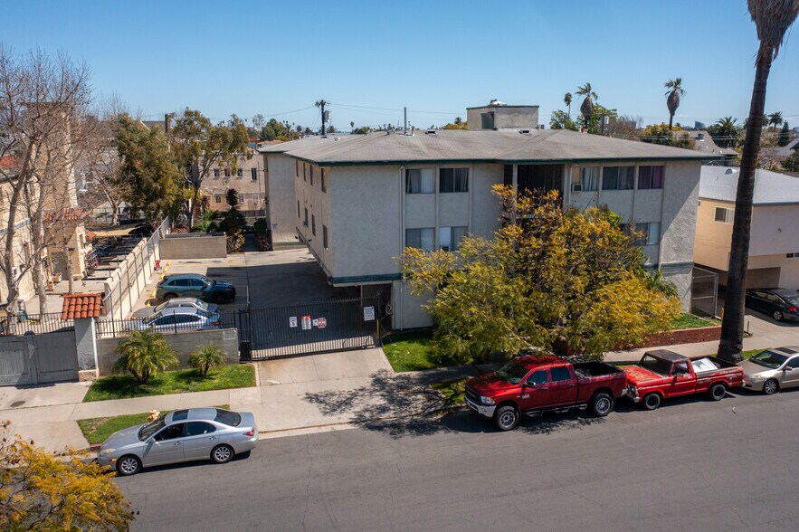 More Photos Of 2622 S Hobart Blvd, Los Angeles Apartments For Sale