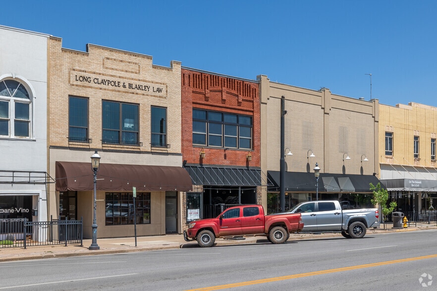 Primary Photo Of 120 W Randolph Ave, Enid Storefront Retail Office For Lease